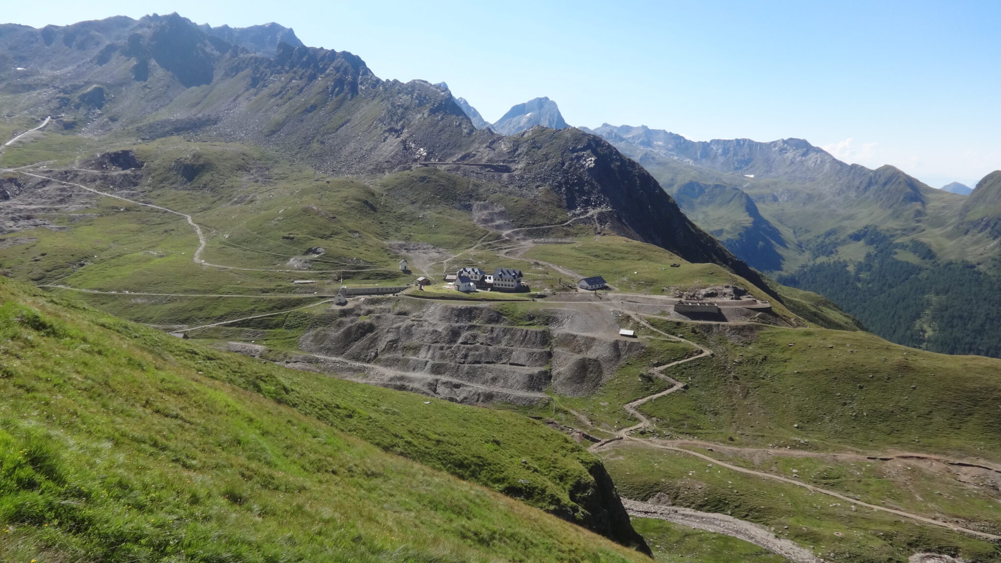 Bergwerk Schneeberghütte 2.355m, Karlsscharte 2.666m, großer Schwarzsee 2.514m Bergwanderung im Passeiertal